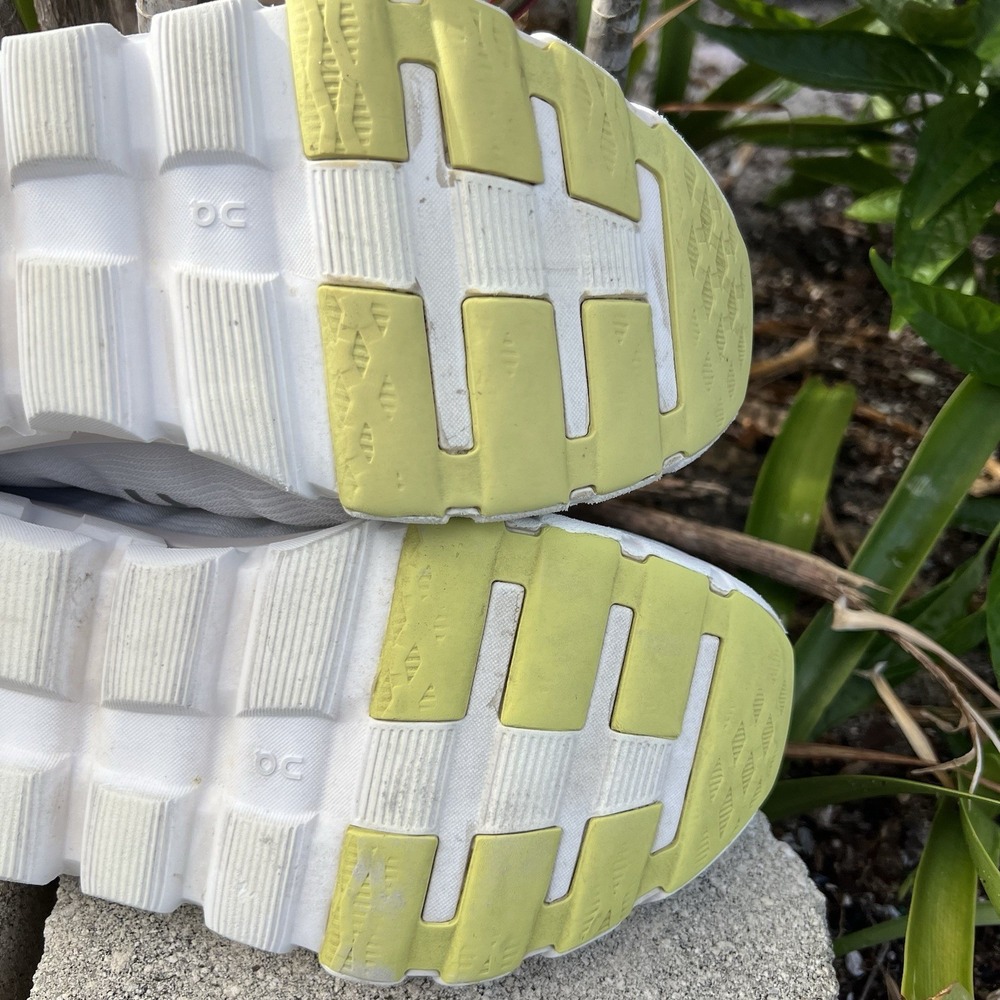 On Running Cloudflow 4 Women's White/ Sand Trainers Shoes 3WD30110248 Size 9 - Picture 10 of 10